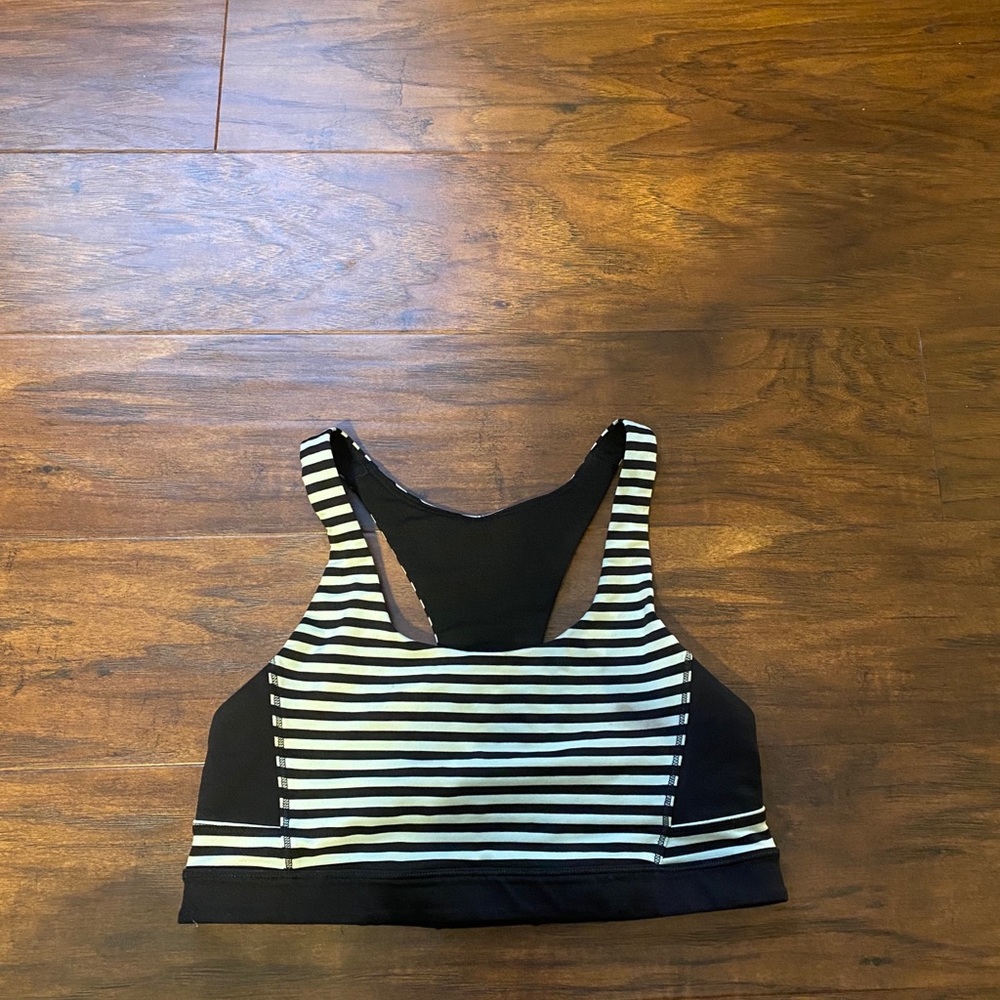 Lululemon sports bra